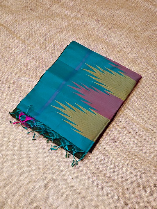 Kora Silk Cotton Sarees with Temple Design on Pallu.
