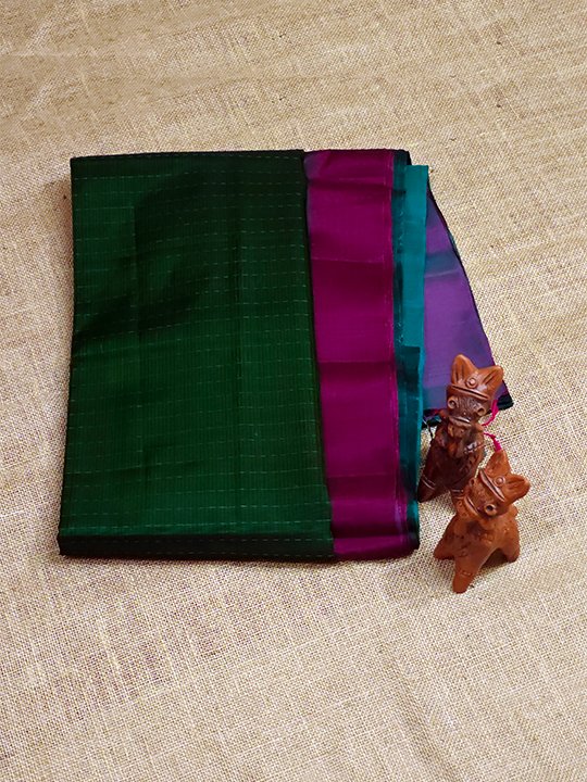 Kora Silk Cotton Sarees with Temple Design on Pallu.